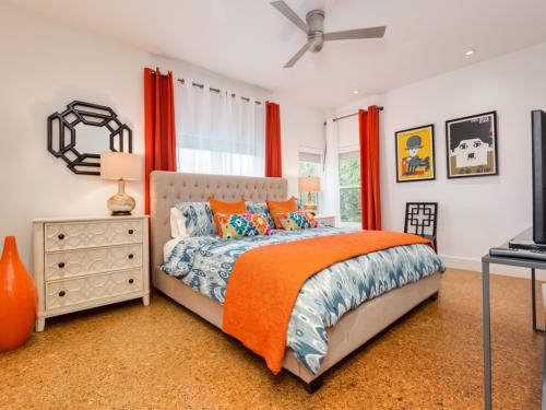 4004 Montrose-118